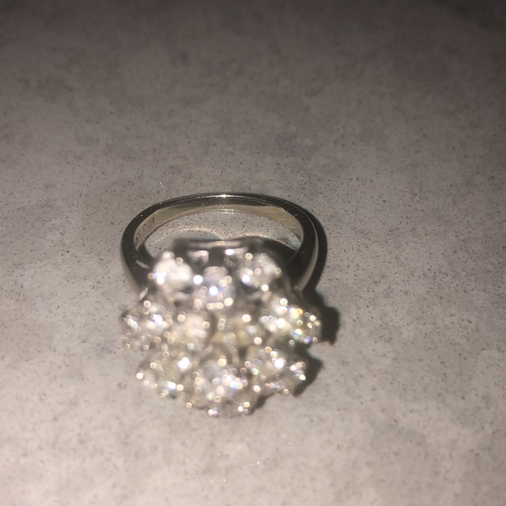 Amazing diamond ring! - Picture 2 of 7